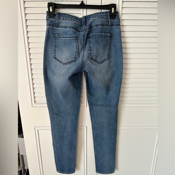 Jeans with pink embroidered roses size 1 - Picture 3 of 3